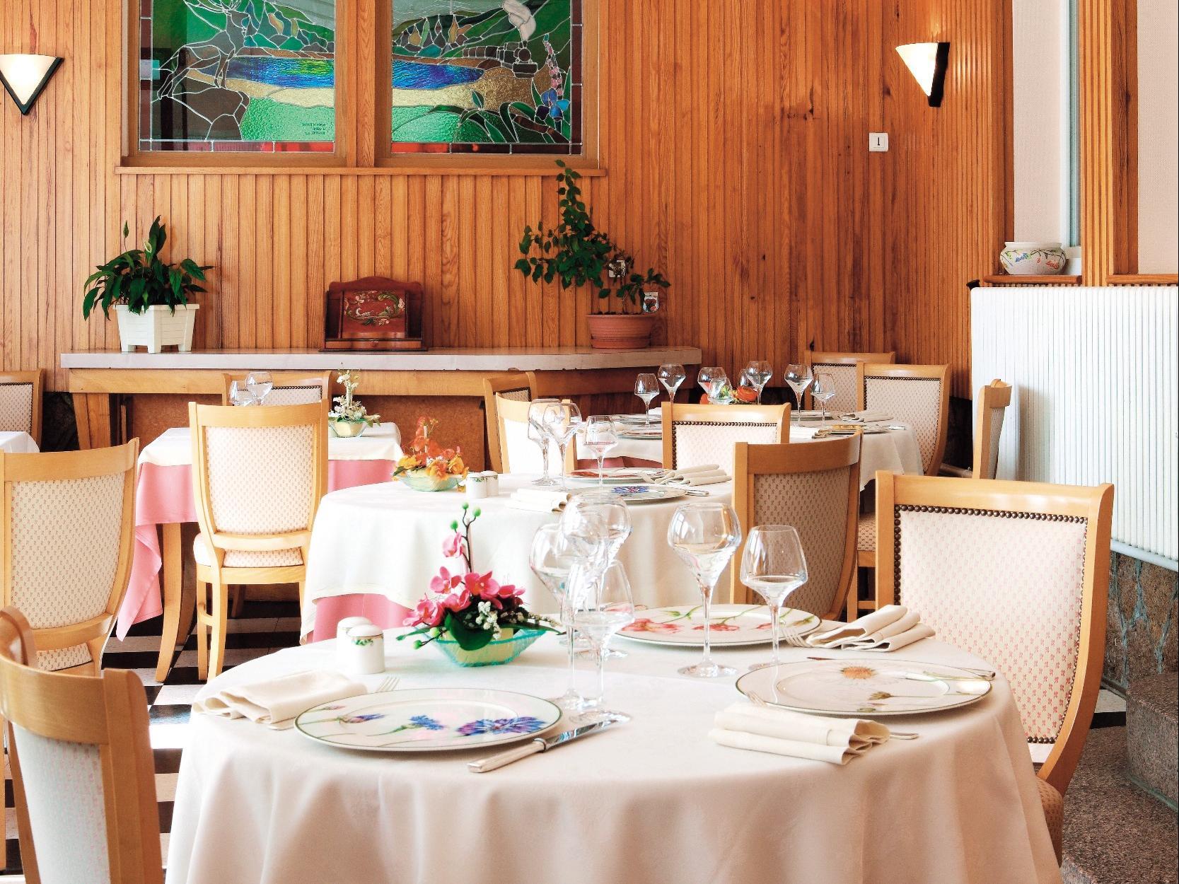 Logis Hotel & Restaurant Des Lacs Celles-sur-Plaine Εξωτερικό φωτογραφία