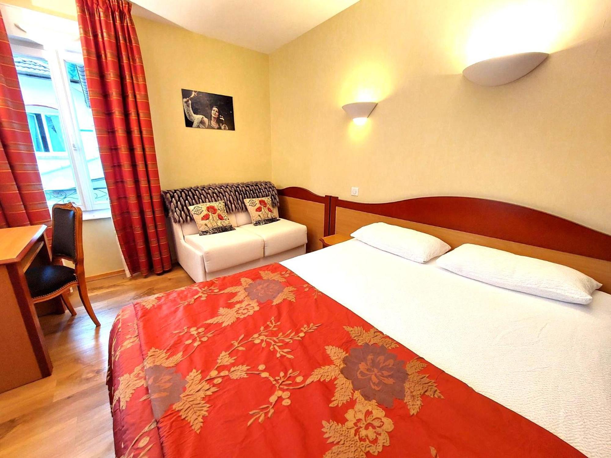 Logis Hotel & Restaurant Des Lacs Celles-sur-Plaine Εξωτερικό φωτογραφία