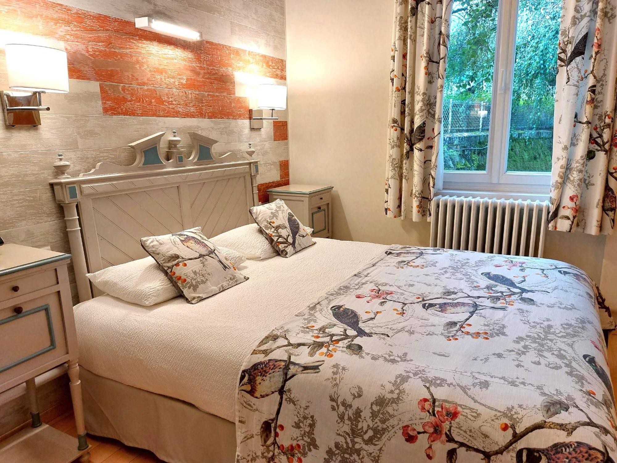 Logis Hotel & Restaurant Des Lacs Celles-sur-Plaine Εξωτερικό φωτογραφία